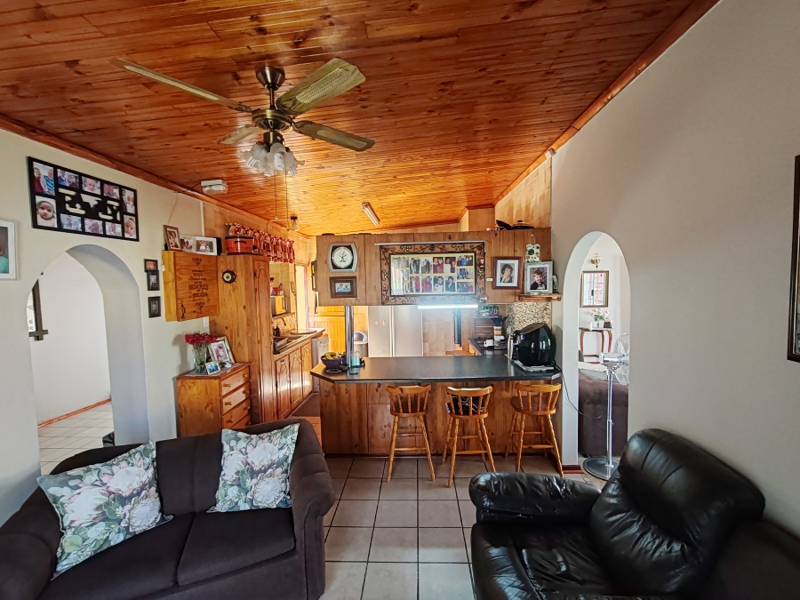 3 Bedroom Property for Sale in Heuwelkruin Eastern Cape